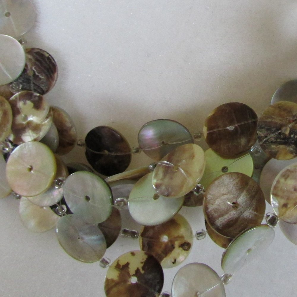 6 Strand Shell Necklace - Picture 4 of 8